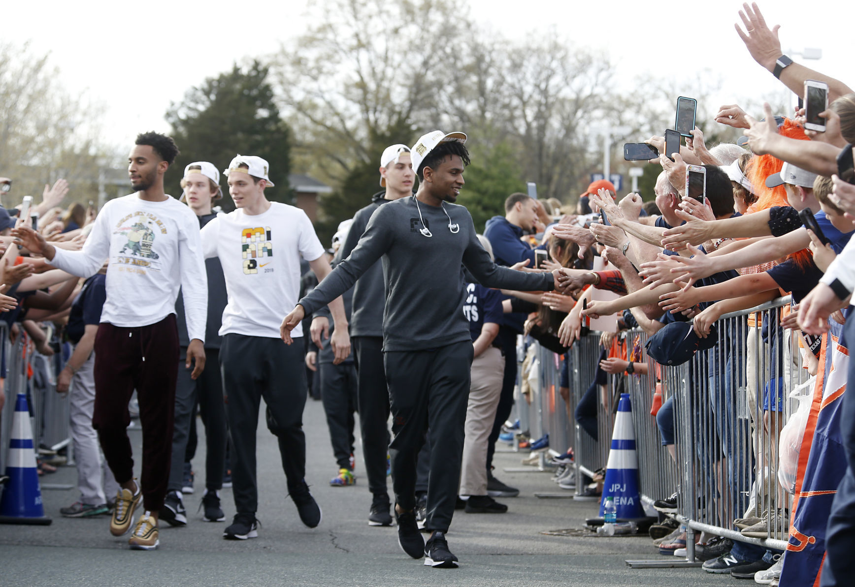 Virginia Cavaliers return to Charlottesville